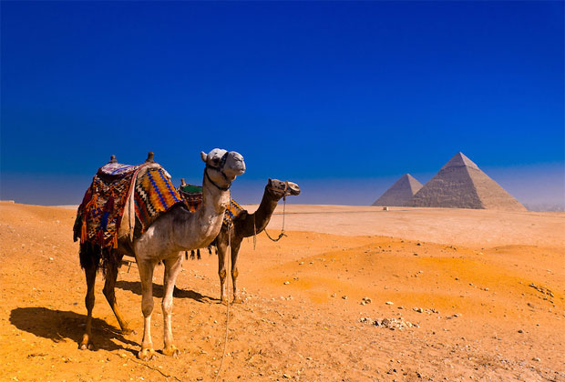 أروع صور جمال مع اهرامات الجيزة المصرية-عالم الصور